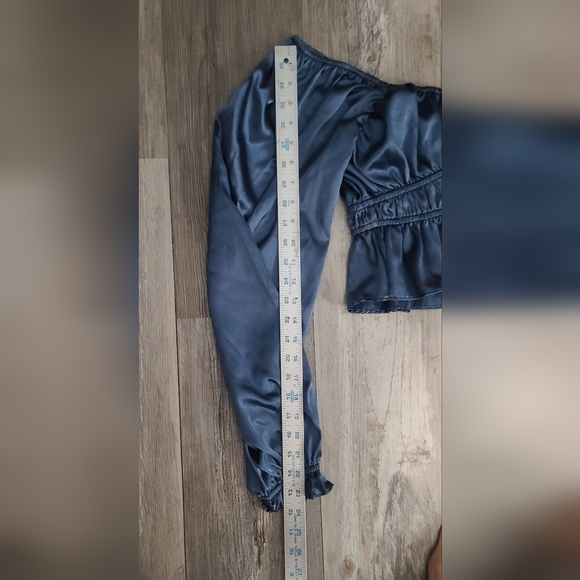 Elegant Blue Off-Shoulder Women's Top - Picture 3 of 5